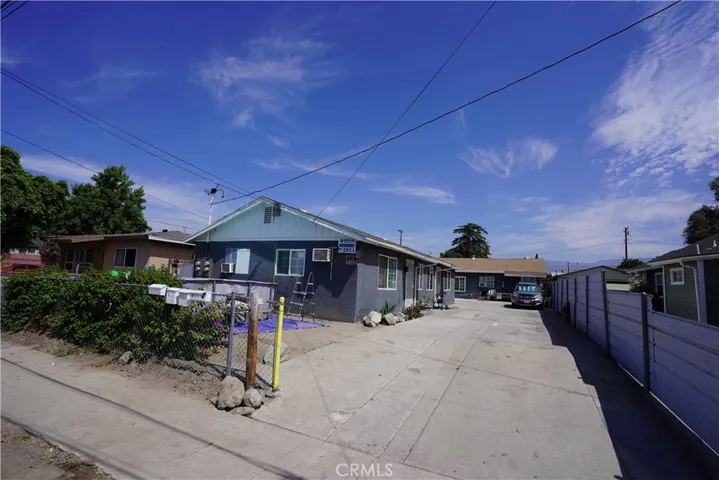 Two units in the front and two in the rear