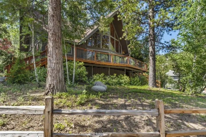 26489 Hillcrest Lane, Lake Arrowhead, California 92352