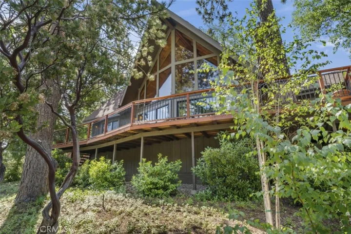 26489 Hillcrest Lane, Lake Arrowhead, California 92352