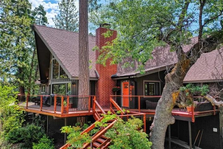 26489 Hillcrest Lane, Lake Arrowhead, California 92352