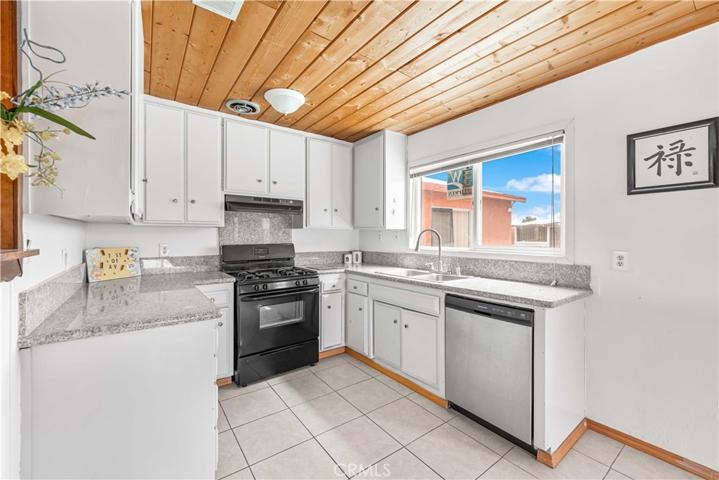40458 12th W Street, Palmdale, California 93551