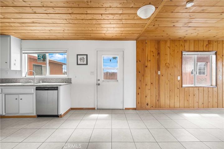 40458 12th W Street, Palmdale, California 93551