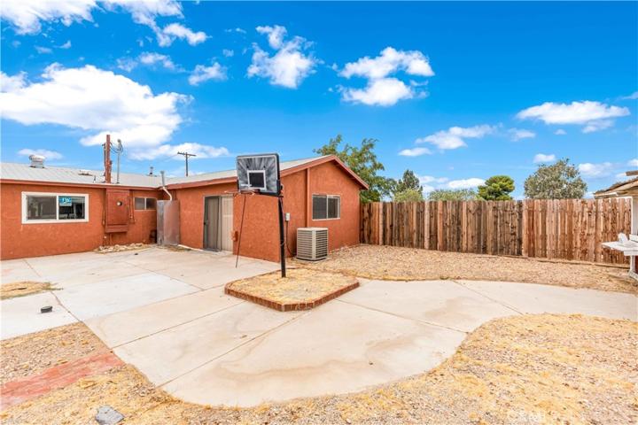 40458 12th W Street, Palmdale, California 93551