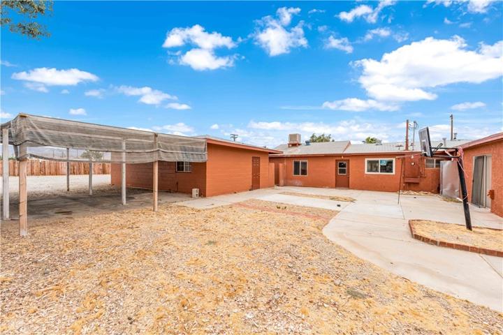 40458 12th W Street, Palmdale, California 93551