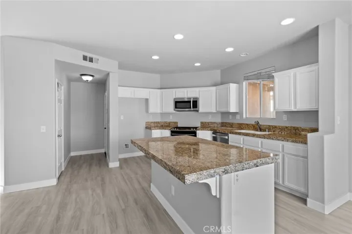 11746 Dellwood Road, Victorville, California 92392