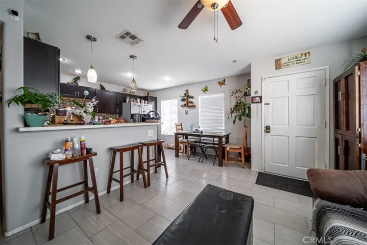 452 Chatsworth Dr., San Fernando, California 91340