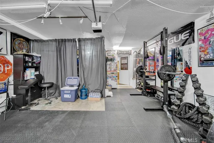 452 Chatsworth Dr., San Fernando, California 91340