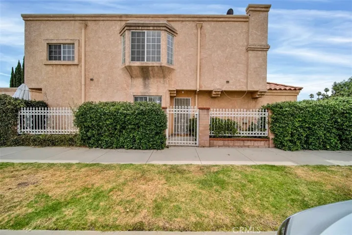 452 Chatsworth Dr., San Fernando, California 91340