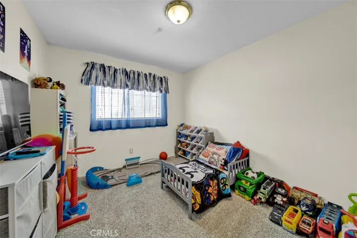 452 Chatsworth Dr., San Fernando, California 91340