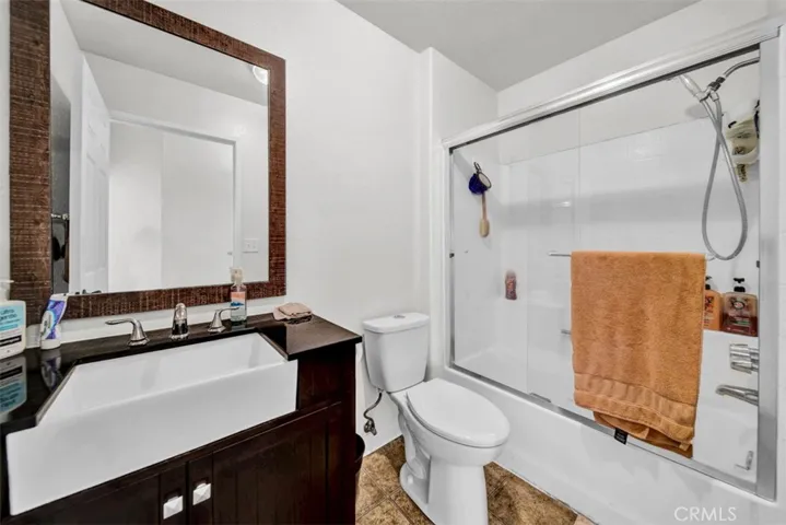 452 Chatsworth Dr., San Fernando, California 91340