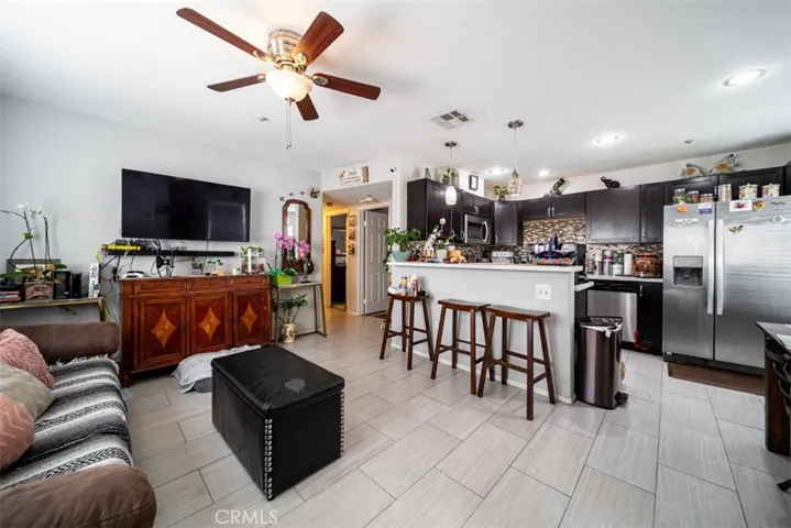 452 Chatsworth Dr., San Fernando, California 91340