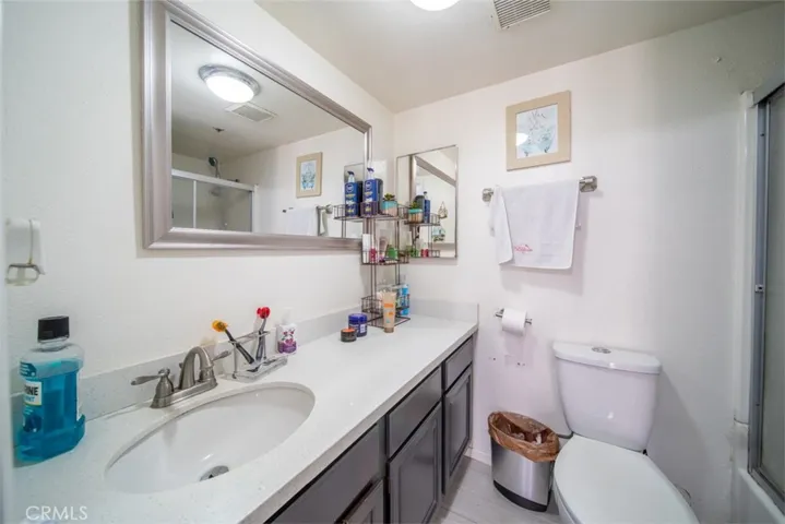 452 Chatsworth Dr., San Fernando, California 91340