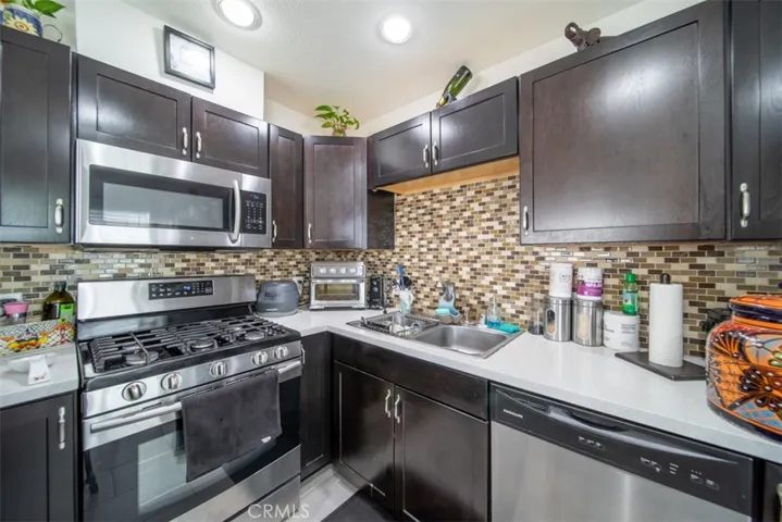 452 Chatsworth Dr., San Fernando, California 91340