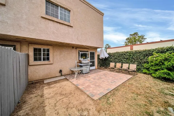 452 Chatsworth Dr., San Fernando, California 91340