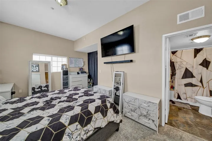 452 Chatsworth Dr., San Fernando, California 91340