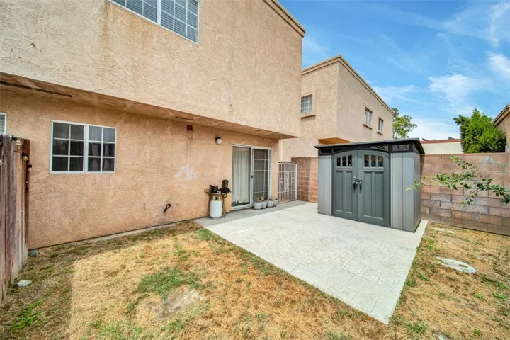 452 Chatsworth Dr., San Fernando, California 91340