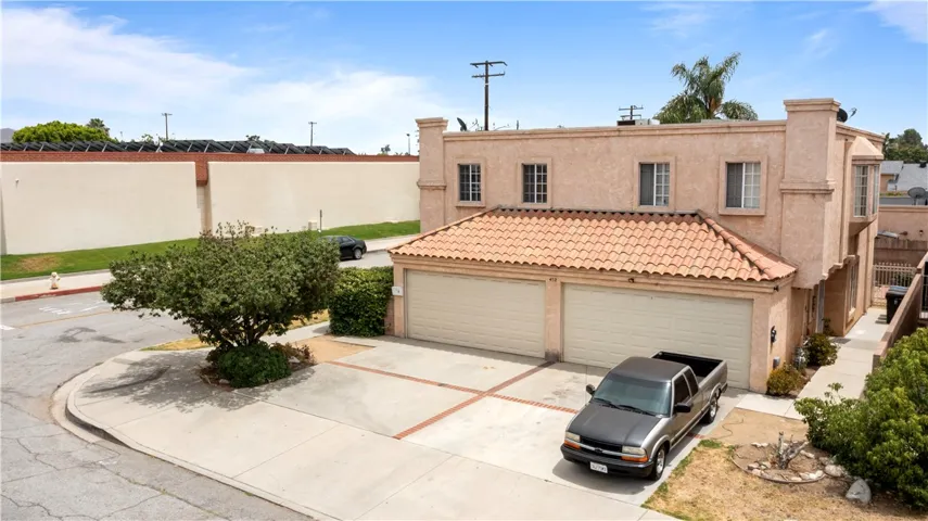 452 Chatsworth Dr., San Fernando, California 91340