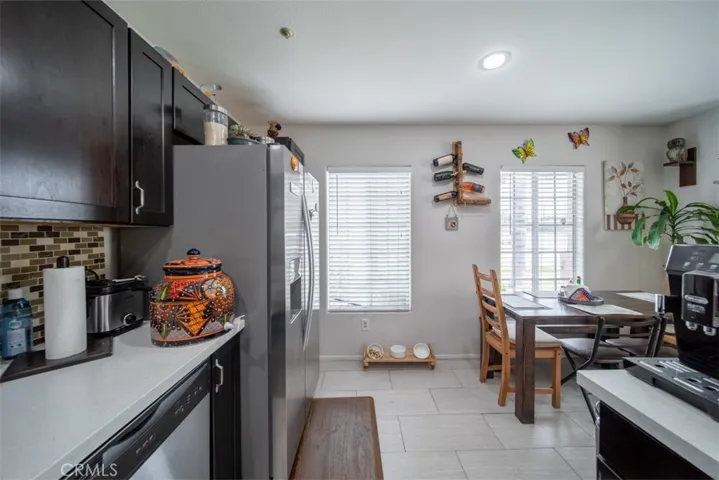 452 Chatsworth Dr., San Fernando, California 91340