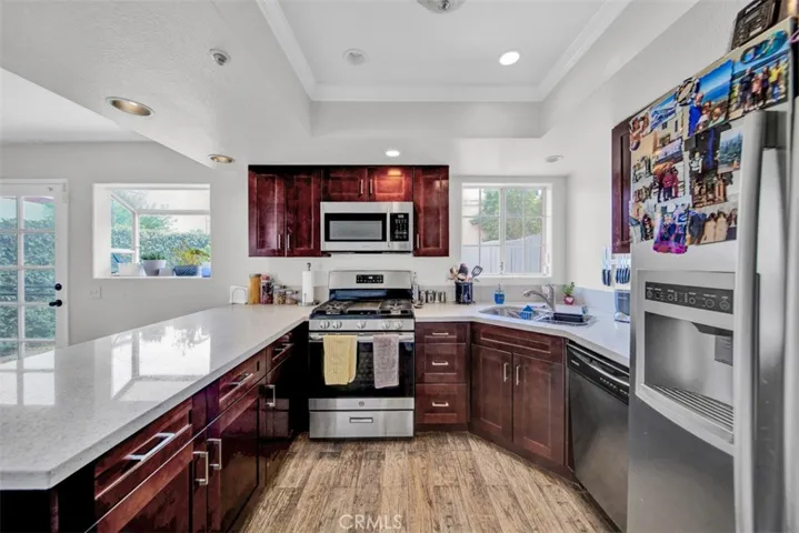452 Chatsworth Dr., San Fernando, California 91340