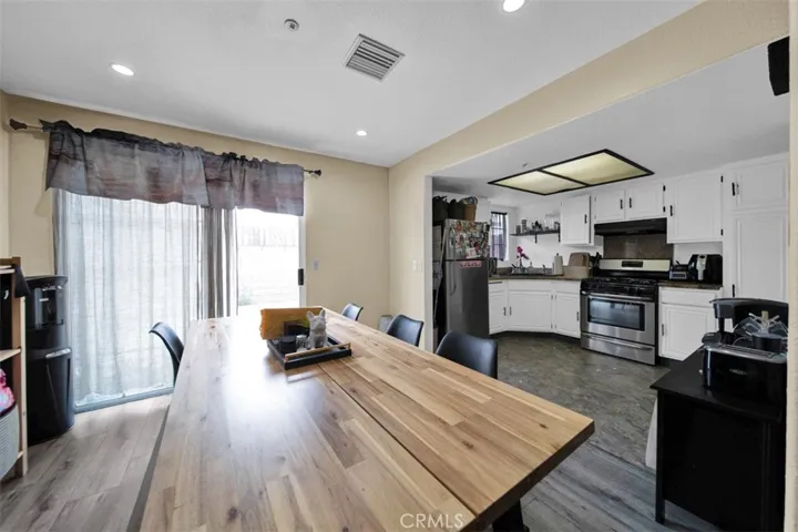 452 Chatsworth Dr., San Fernando, California 91340