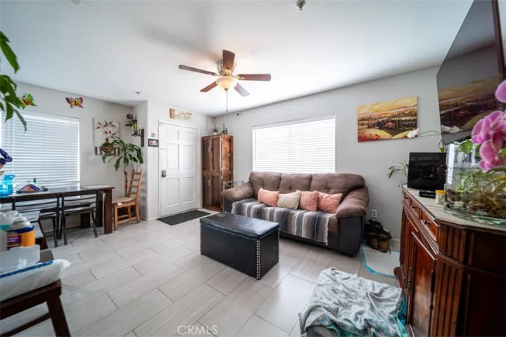 452 Chatsworth Dr., San Fernando, California 91340