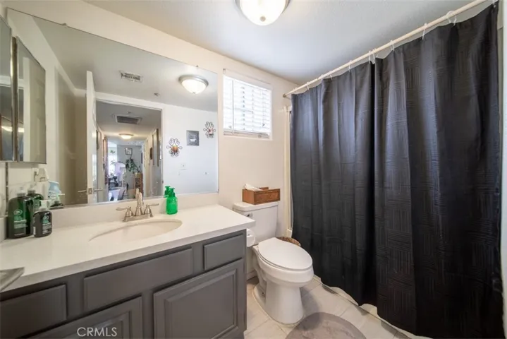 452 Chatsworth Dr., San Fernando, California 91340