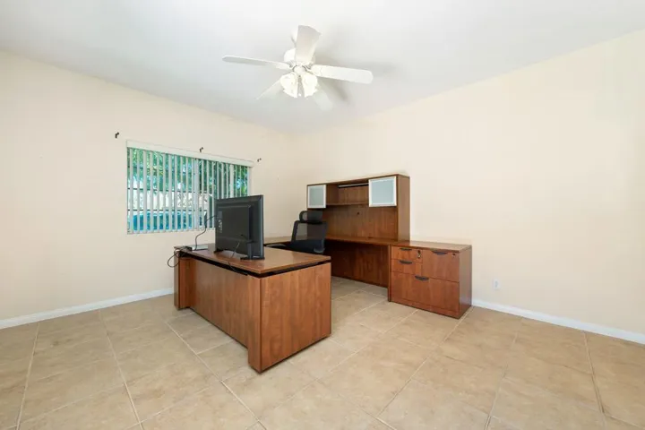 42-web-or-mls-MCPetuniaPl_2023_042