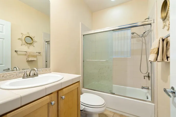 36-web-or-mls-MCPetuniaPl_2023_036