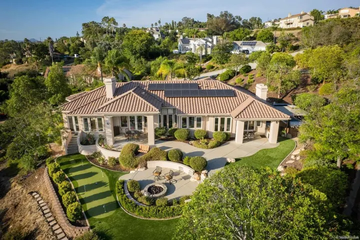 2433 Cross Creek Lane, Escondido, California 92025