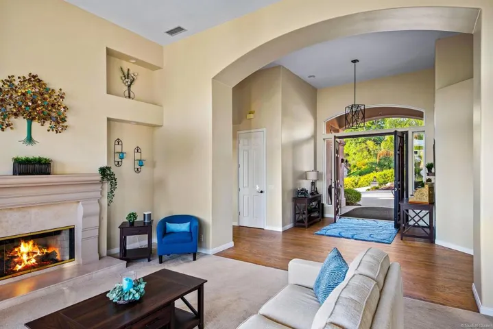 2433 Cross Creek Lane, Escondido, California 92025
