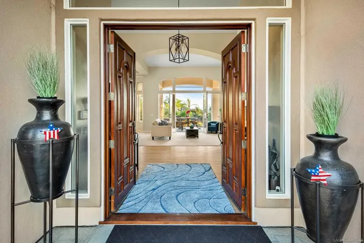2433 Cross Creek Lane, Escondido, California 92025