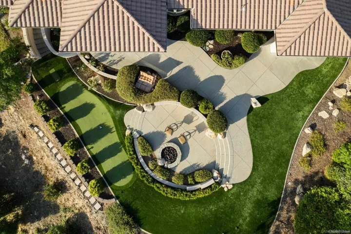 2433 Cross Creek Lane, Escondido, California 92025