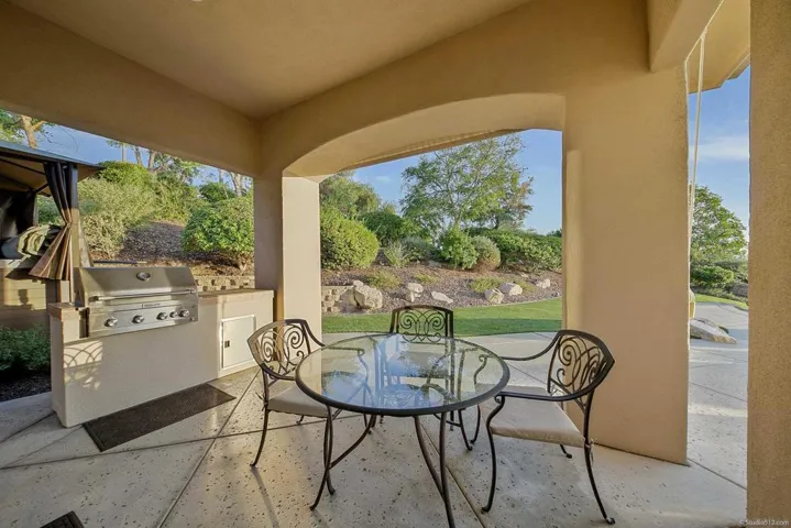 2433 Cross Creek Lane, Escondido, California 92025