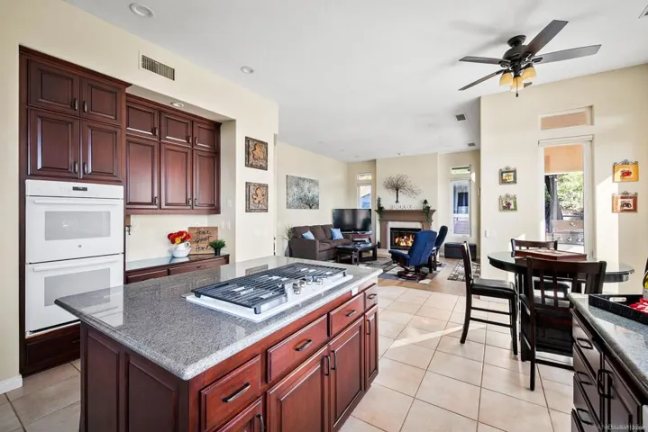 2433 Cross Creek Lane, Escondido, California 92025