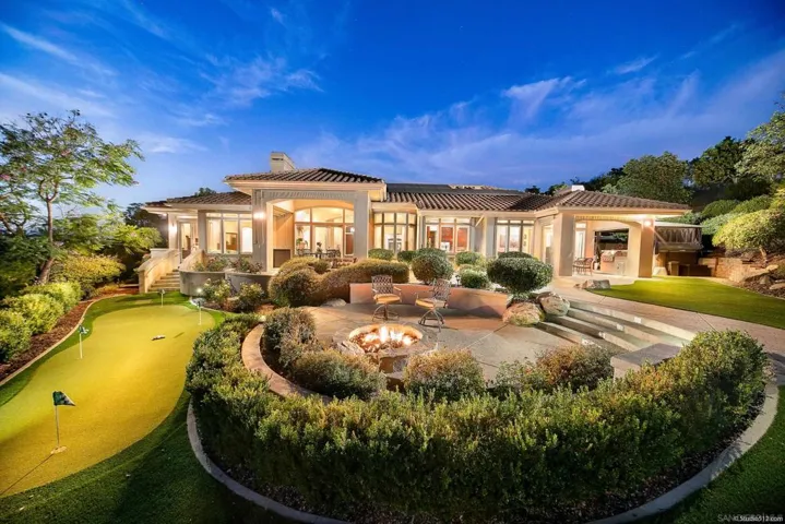 2433 Cross Creek Lane, Escondido, California 92025