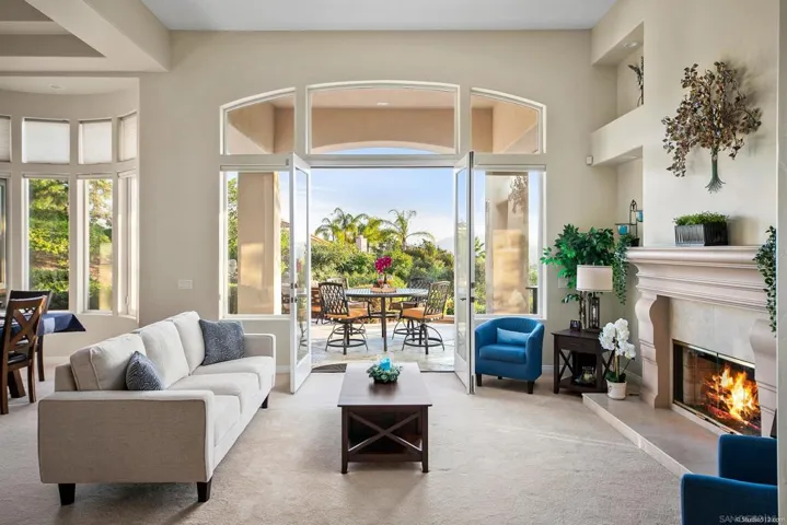 2433 Cross Creek Lane, Escondido, California 92025