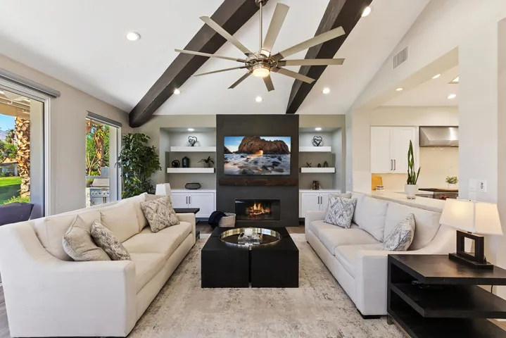 014_Family Room