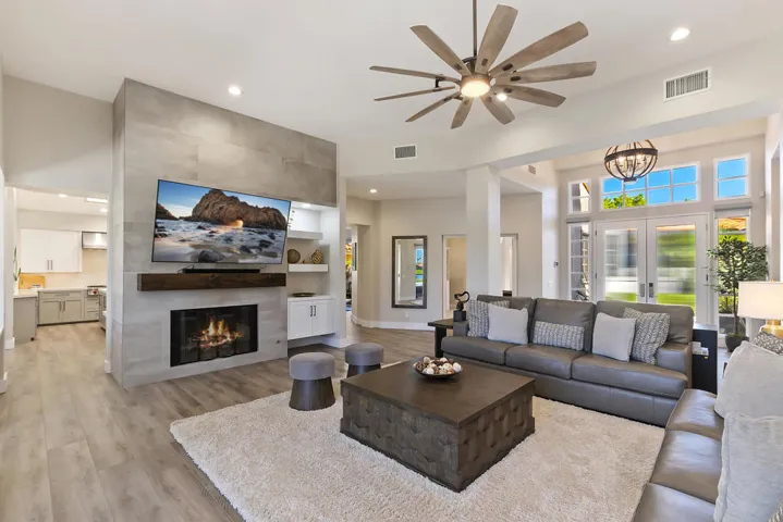012_Living Room