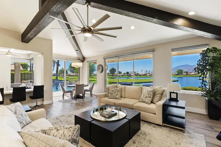 016_Family Room