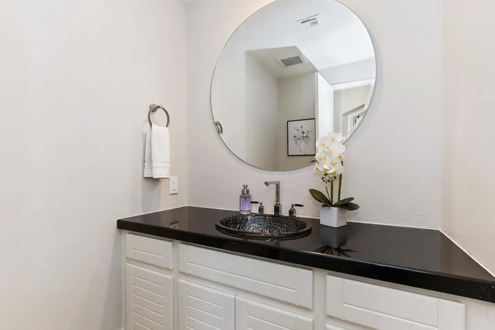 030_Powder Room