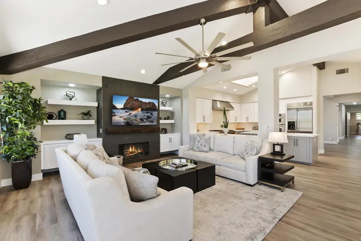 015_Family Room