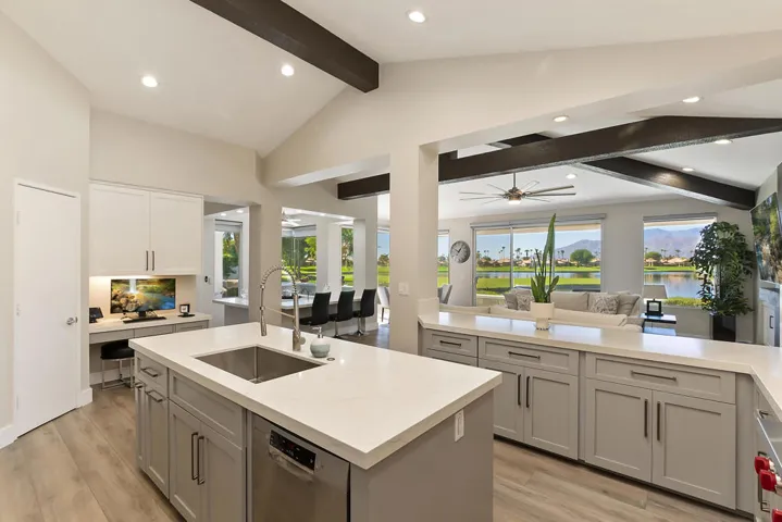 025_Kitchen