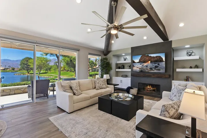 013_Family Room