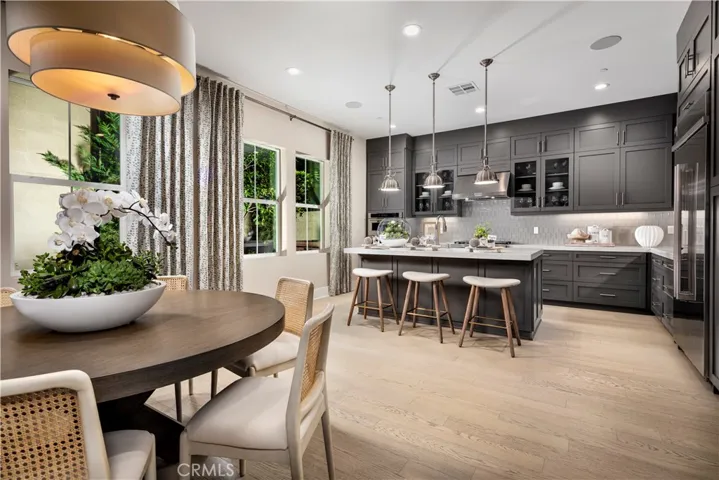 Dining room to Kitchen