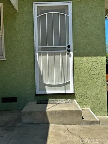 Door to outside from laundry room