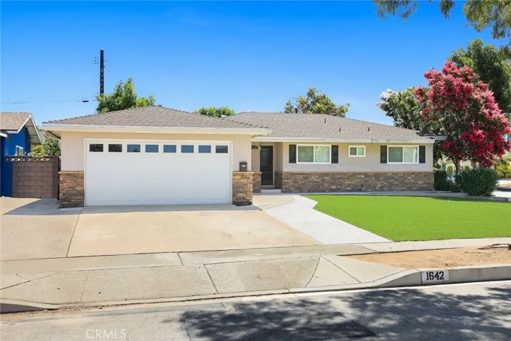 1642 Suffolk Pl
