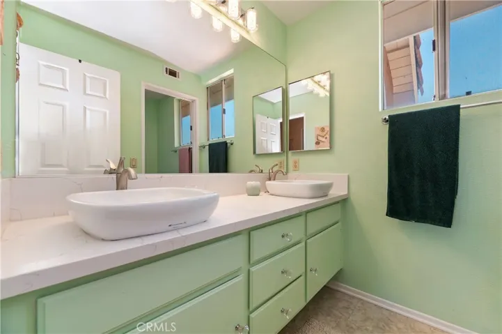 2154 Valor Circle, Corona, California 92882