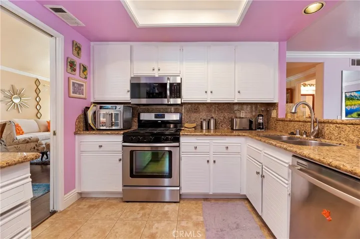 2154 Valor Circle, Corona, California 92882