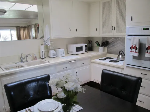 1670 Interlachen Road, M12-43e, Seal Beach, California 90740