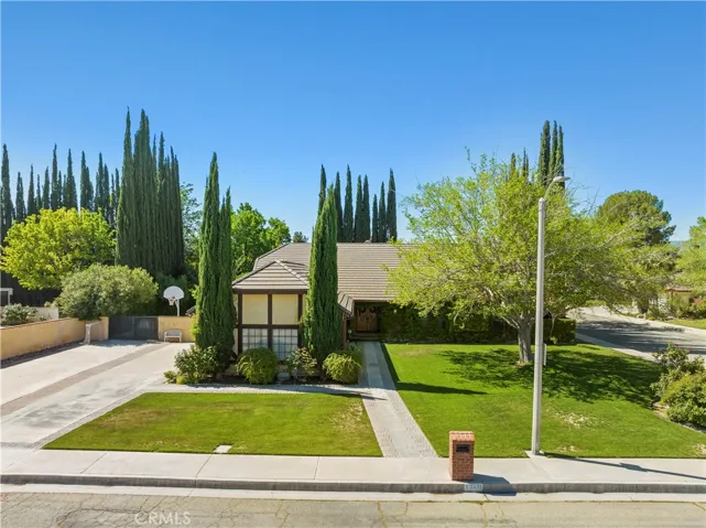 2736 Brentwood Drive, Lancaster, California 93536